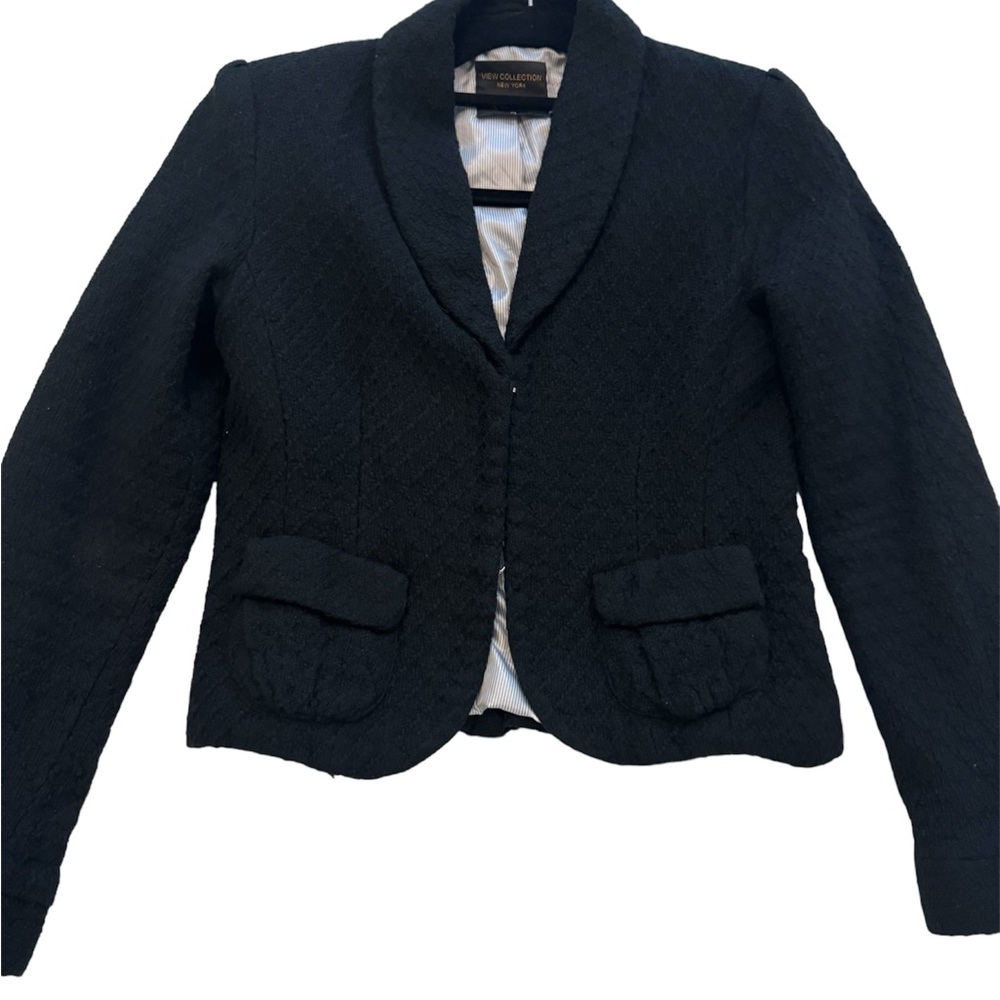 Black fitted blazer